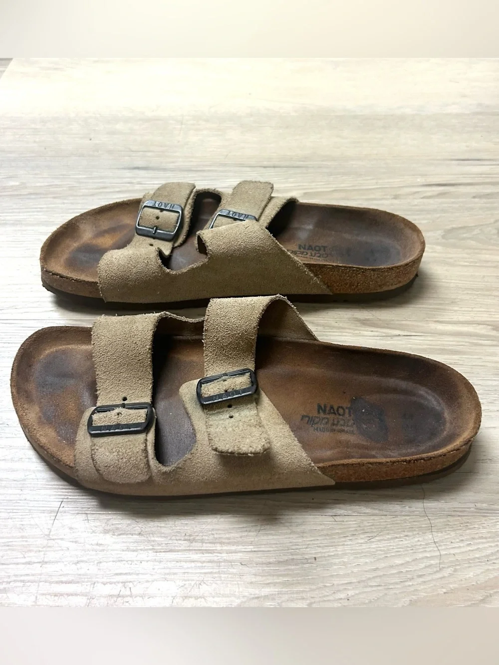 Naot Men’s Sandals Sz US 11 EU 44 Beige Santa Barbara 2 Suede 2 Strap Slide